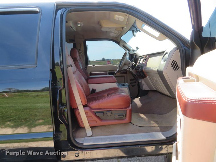 image for item DH1052 2008 Ford F350 Super Duty King Ranch  Crew Cab pickup truck