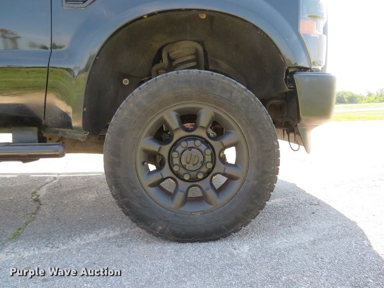 image for item DH1052 2008 Ford F350 Super Duty King Ranch  Crew Cab pickup truck