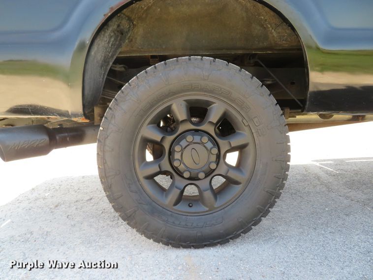 image for item DH1052 2008 Ford F350 Super Duty King Ranch  Crew Cab pickup truck