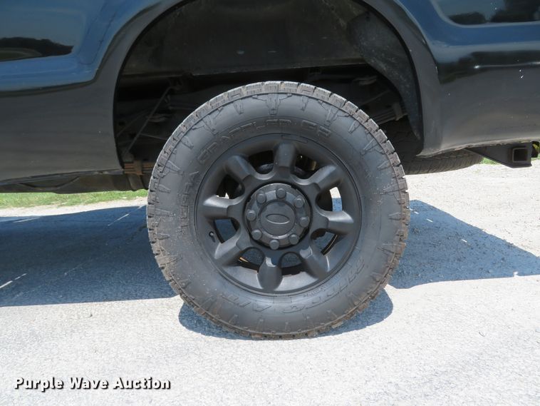 image for item DH1052 2008 Ford F350 Super Duty King Ranch  Crew Cab pickup truck