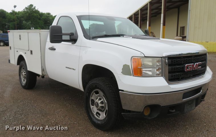 image for item DH1054 2011 GMC Sierra 2500HD  utility bed pickup truck