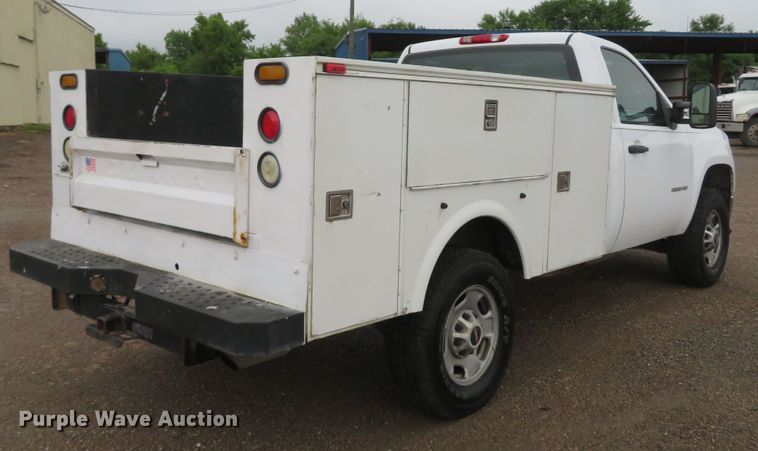 image for item DH1054 2011 GMC Sierra 2500HD  utility bed pickup truck