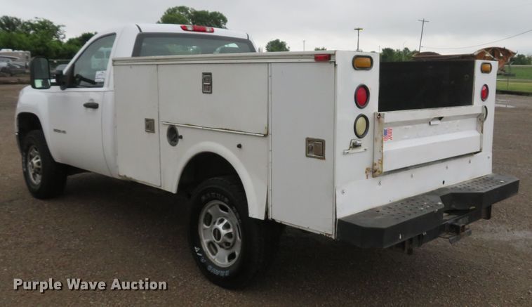 image for item DH1054 2011 GMC Sierra 2500HD  utility bed pickup truck