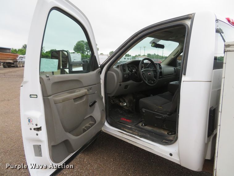 image for item DH1054 2011 GMC Sierra 2500HD  utility bed pickup truck