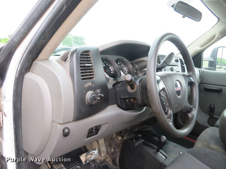 image for item DH1054 2011 GMC Sierra 2500HD  utility bed pickup truck