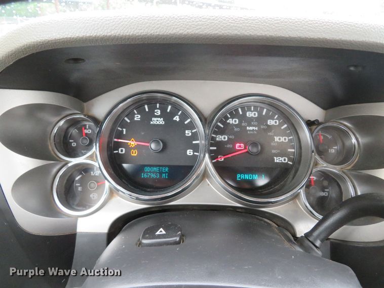 image for item DH1054 2011 GMC Sierra 2500HD  utility bed pickup truck