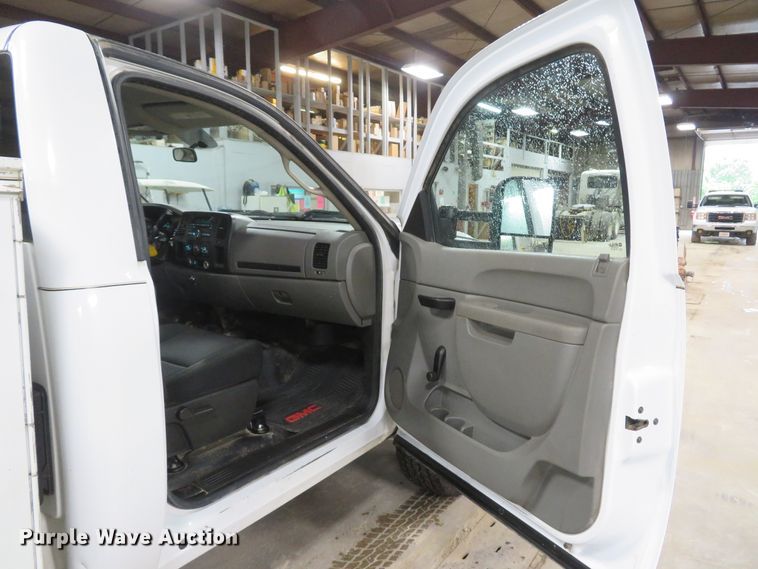 image for item DH1054 2011 GMC Sierra 2500HD  utility bed pickup truck