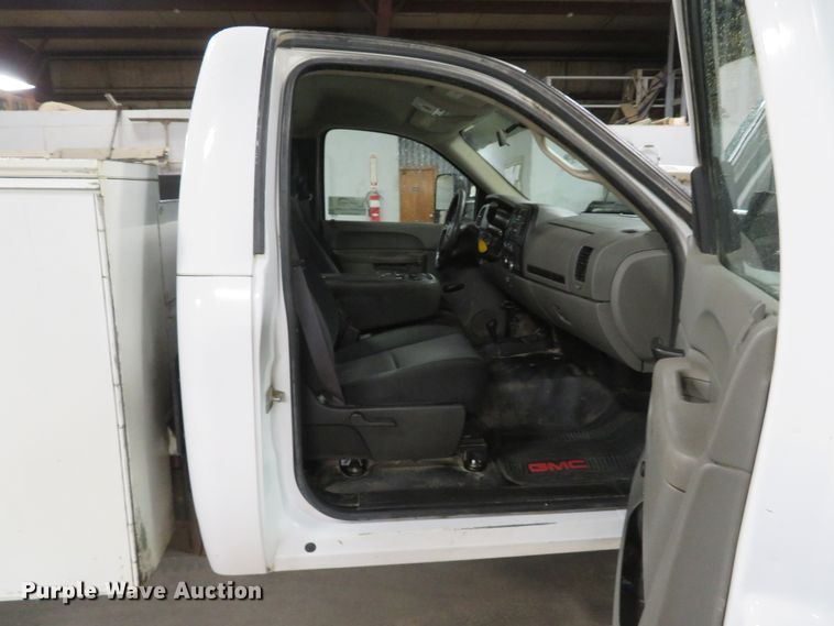 image for item DH1054 2011 GMC Sierra 2500HD  utility bed pickup truck