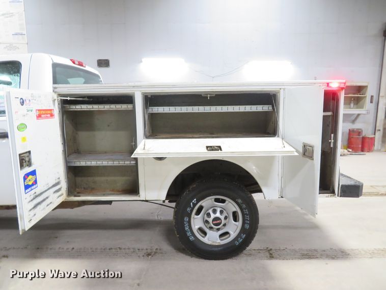 image for item DH1054 2011 GMC Sierra 2500HD  utility bed pickup truck