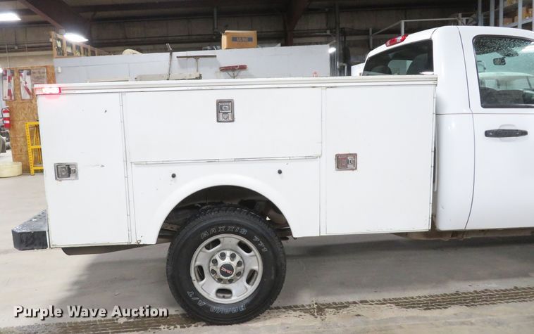 image for item DH1054 2011 GMC Sierra 2500HD  utility bed pickup truck