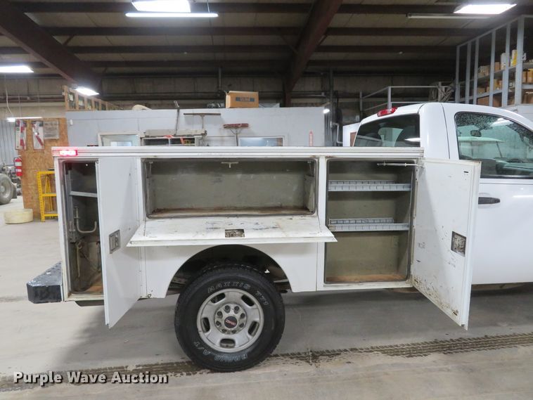 image for item DH1054 2011 GMC Sierra 2500HD  utility bed pickup truck