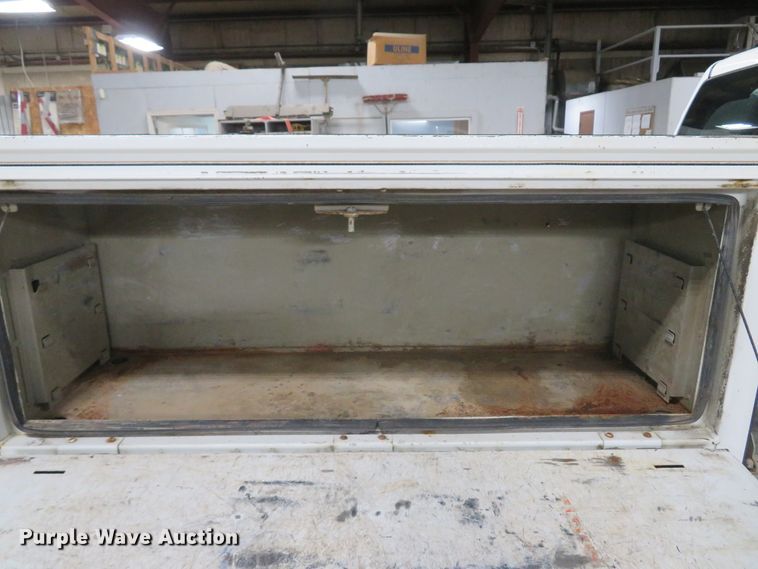 image for item DH1054 2011 GMC Sierra 2500HD  utility bed pickup truck