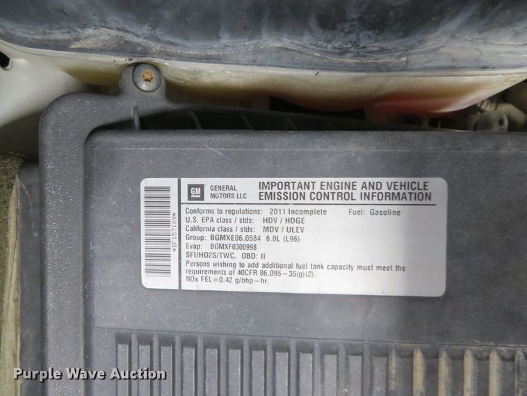 image for item DH1054 2011 GMC Sierra 2500HD  utility bed pickup truck