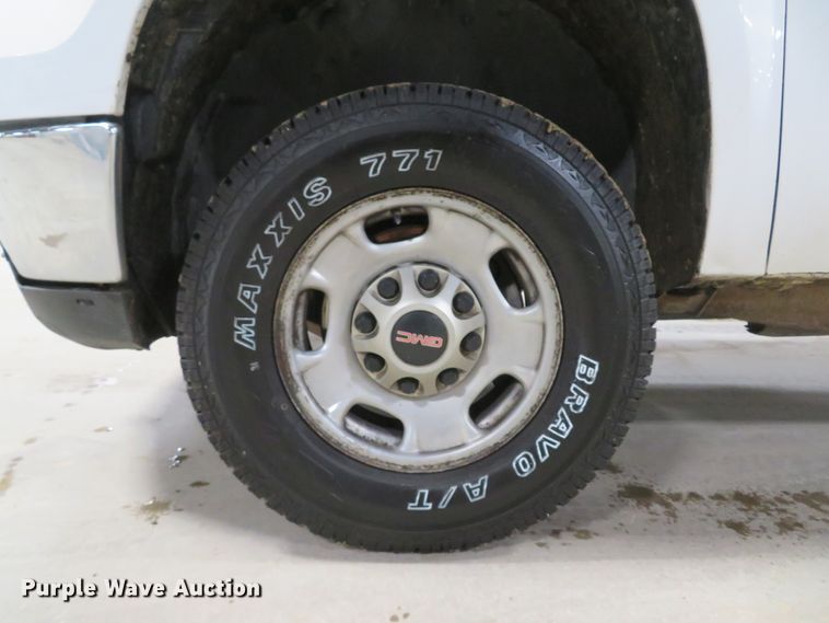 image for item DH1054 2011 GMC Sierra 2500HD  utility bed pickup truck