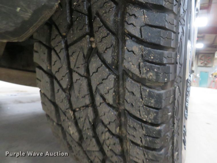 image for item DH1054 2011 GMC Sierra 2500HD  utility bed pickup truck