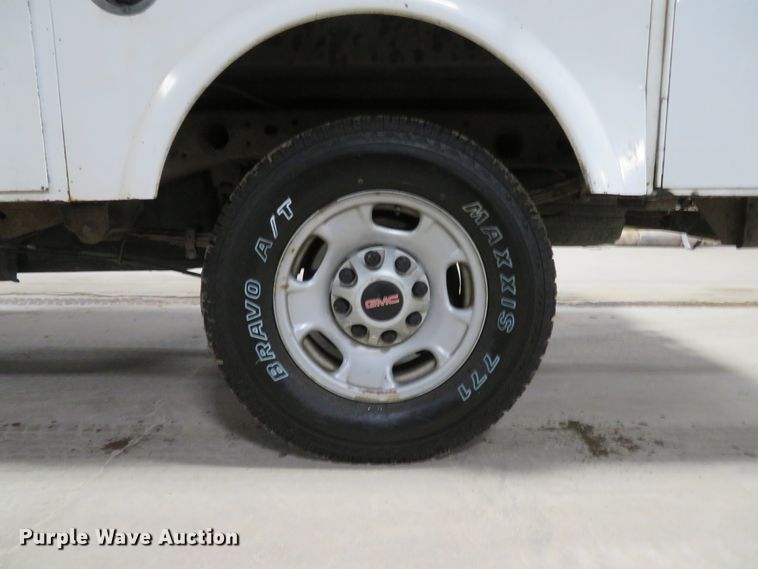 image for item DH1054 2011 GMC Sierra 2500HD  utility bed pickup truck