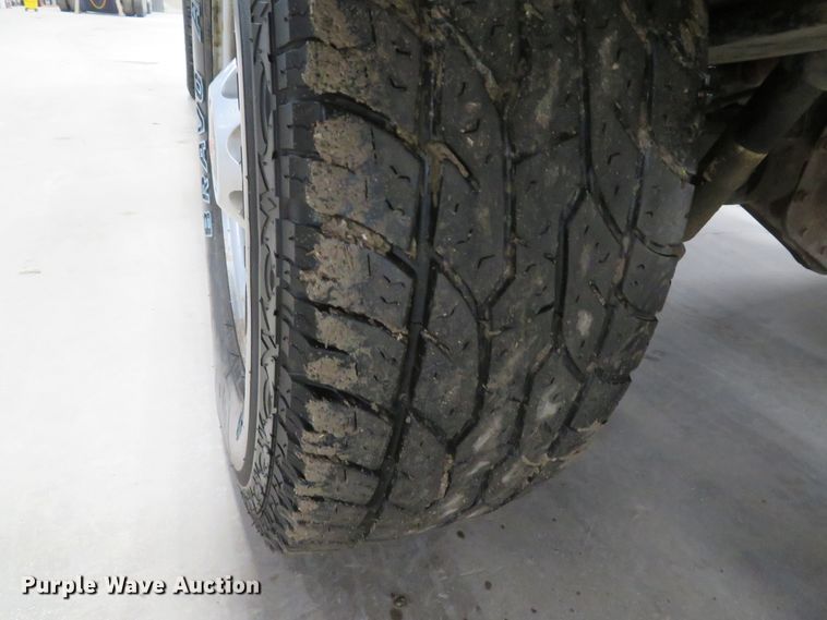 image for item DH1054 2011 GMC Sierra 2500HD  utility bed pickup truck