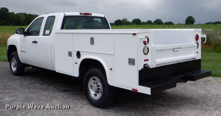 image for item DH1056 2008 Chevrolet Silverado 2500  Ext. Cab utility bed pickup truck