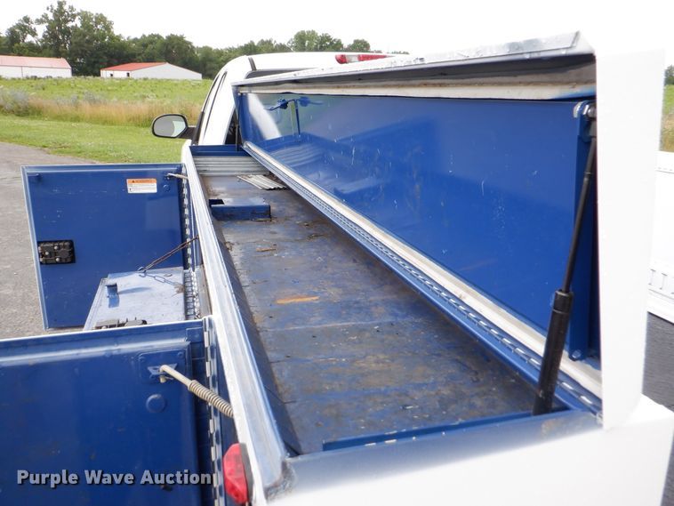 image for item DH1056 2008 Chevrolet Silverado 2500  Ext. Cab utility bed pickup truck