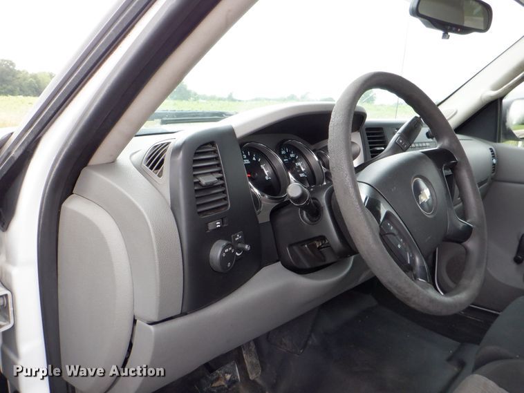 image for item DH1056 2008 Chevrolet Silverado 2500  Ext. Cab utility bed pickup truck