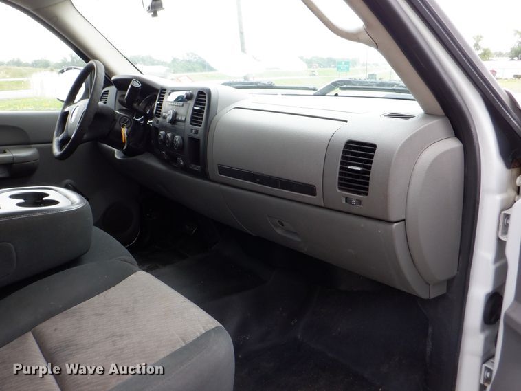 image for item DH1056 2008 Chevrolet Silverado 2500  Ext. Cab utility bed pickup truck