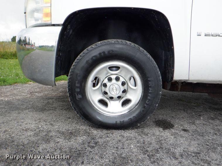 image for item DH1056 2008 Chevrolet Silverado 2500  Ext. Cab utility bed pickup truck