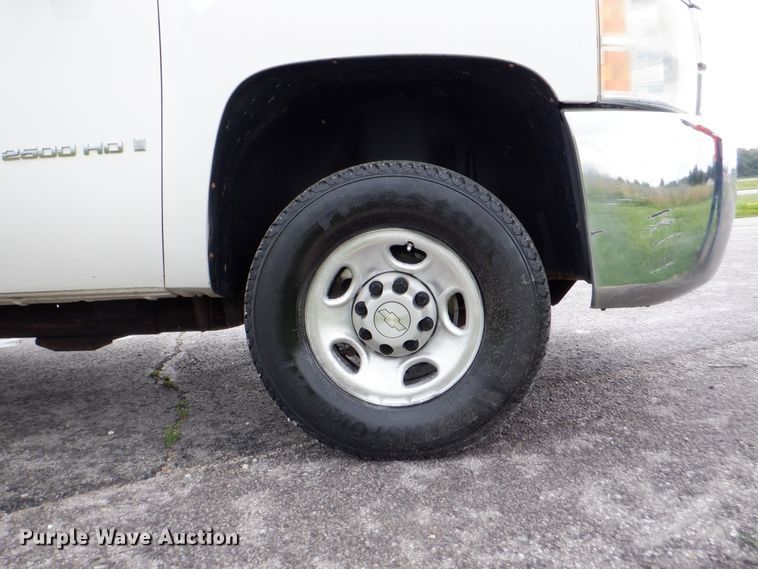 image for item DH1056 2008 Chevrolet Silverado 2500  Ext. Cab utility bed pickup truck