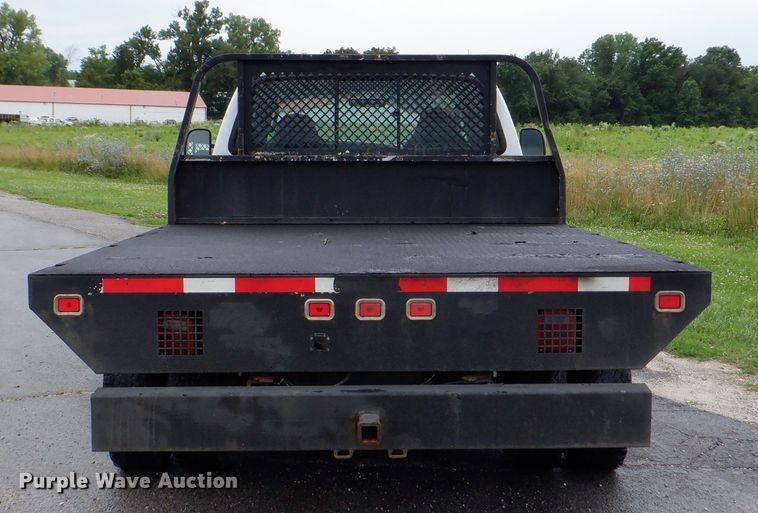 image for item DH1060 2006 Ford F350 Super Duty XL  SuperCab flatbed pickup truck