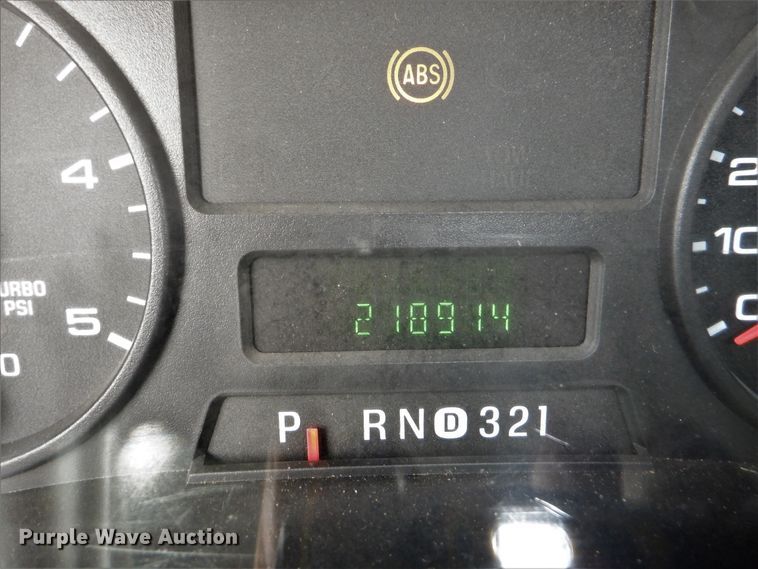 image for item DH1060 2006 Ford F350 Super Duty XL  SuperCab flatbed pickup truck