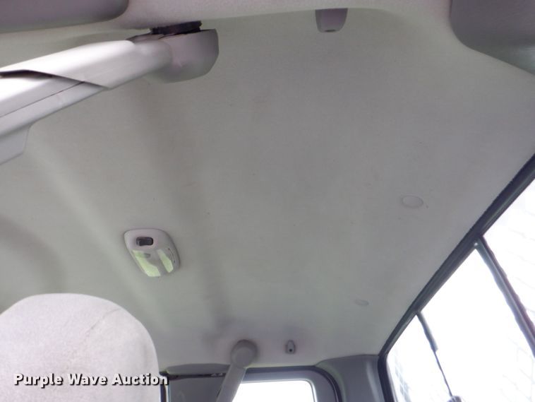 image for item DH1060 2006 Ford F350 Super Duty XL  SuperCab flatbed pickup truck