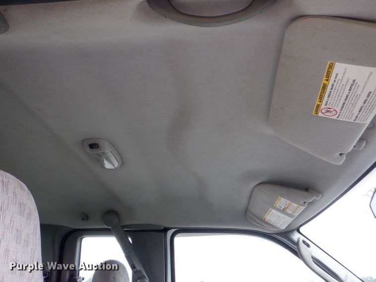 image for item DH1060 2006 Ford F350 Super Duty XL  SuperCab flatbed pickup truck