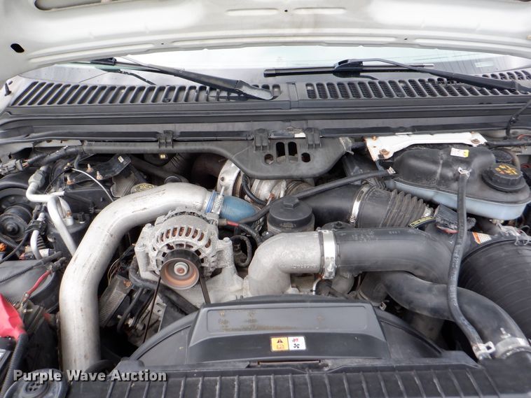 image for item DH1060 2006 Ford F350 Super Duty XL  SuperCab flatbed pickup truck