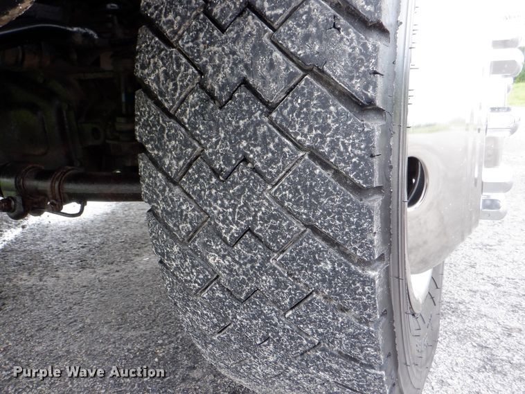 image for item DH1061 2011 Ford F450 Super Duty XL  Crew Cab utility bed truck