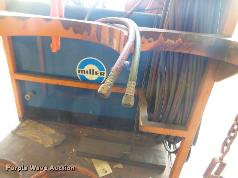 image for item DH3800 Miller Deltaweld 450 wire feed welder