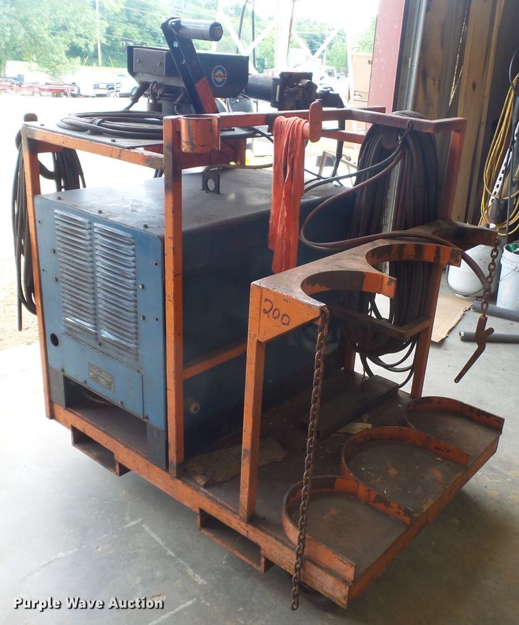 image for item DH3800 Miller Deltaweld 450 wire feed welder