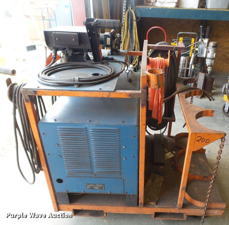 image for item DH3800 Miller Deltaweld 450 wire feed welder