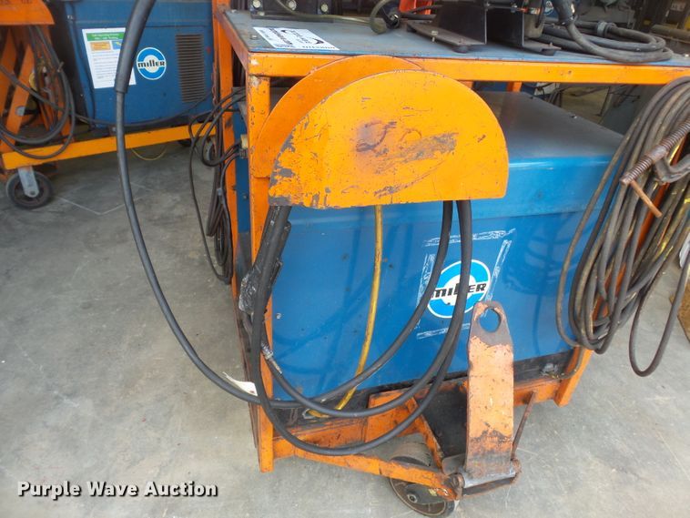image for item DH3800 Miller Deltaweld 450 wire feed welder