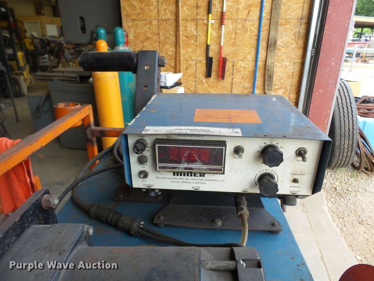 image for item DH3800 Miller Deltaweld 450 wire feed welder