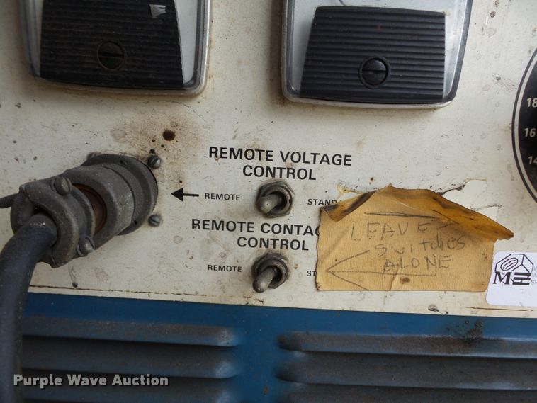 image for item DH3800 Miller Deltaweld 450 wire feed welder