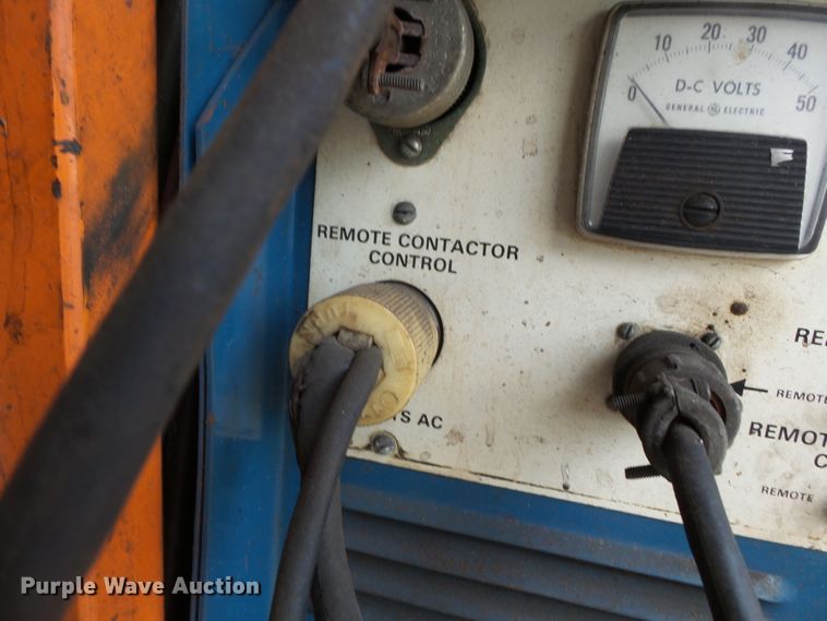 image for item DH3800 Miller Deltaweld 450 wire feed welder