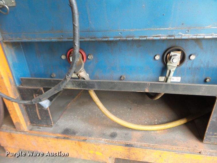 image for item DH3800 Miller Deltaweld 450 wire feed welder