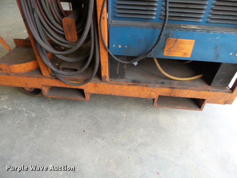 image for item DH3800 Miller Deltaweld 450 wire feed welder
