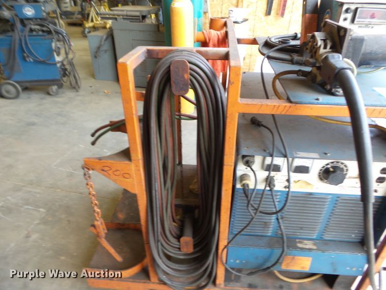 image for item DH3800 Miller Deltaweld 450 wire feed welder