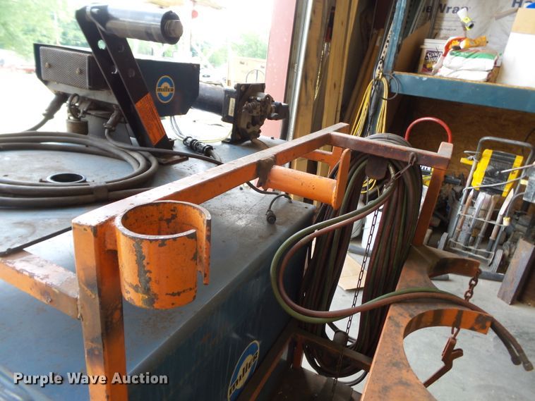 image for item DH3800 Miller Deltaweld 450 wire feed welder