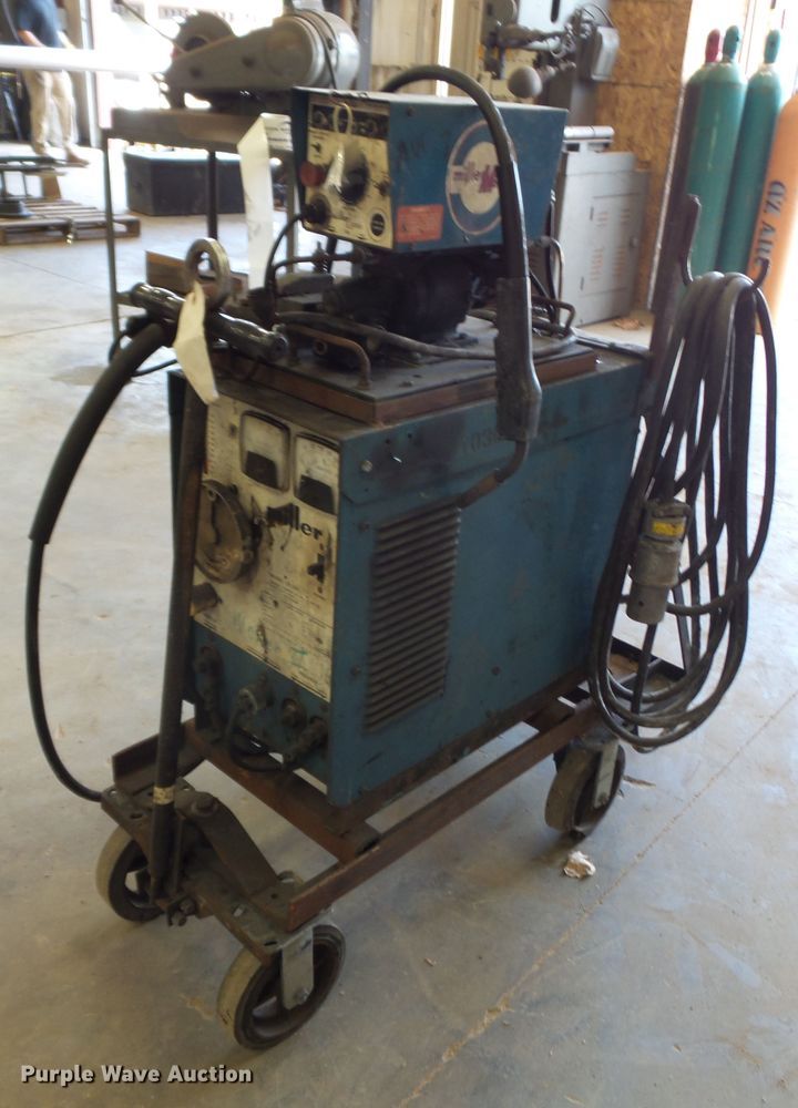 Miller CP300 welder in Park Hills, MO Item DH3805 sold Purple Wave