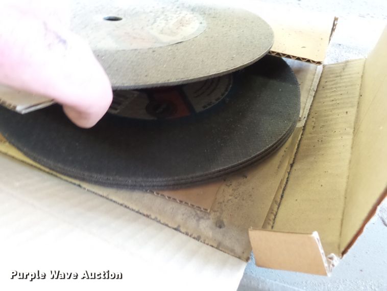 image for item DH3811 Chop saw