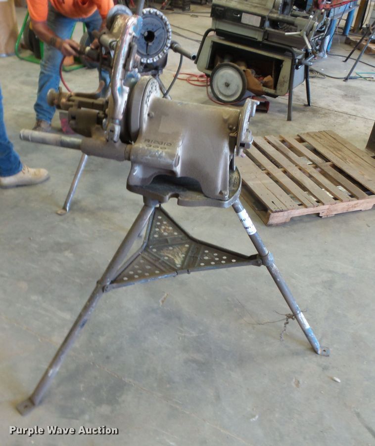 image for item DH3815 (2) Rigid 300 pipe threaders