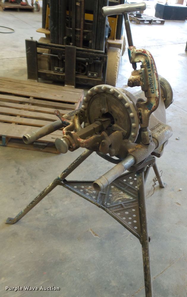 image for item DH3815 (2) Rigid 300 pipe threaders