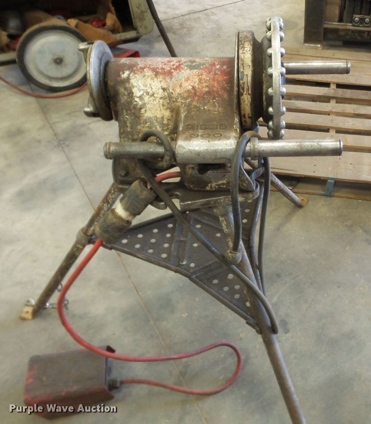 image for item DH3815 (2) Rigid 300 pipe threaders