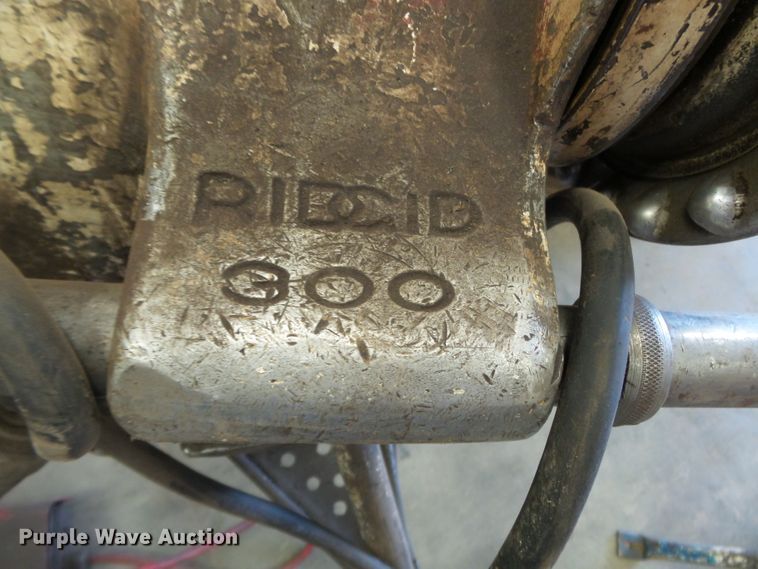 image for item DH3815 (2) Rigid 300 pipe threaders